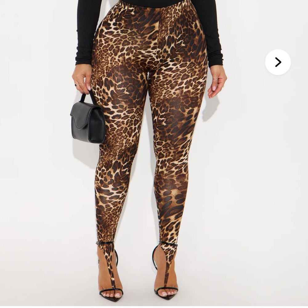 Leopard Print High-Waisted Stirrups Leggings